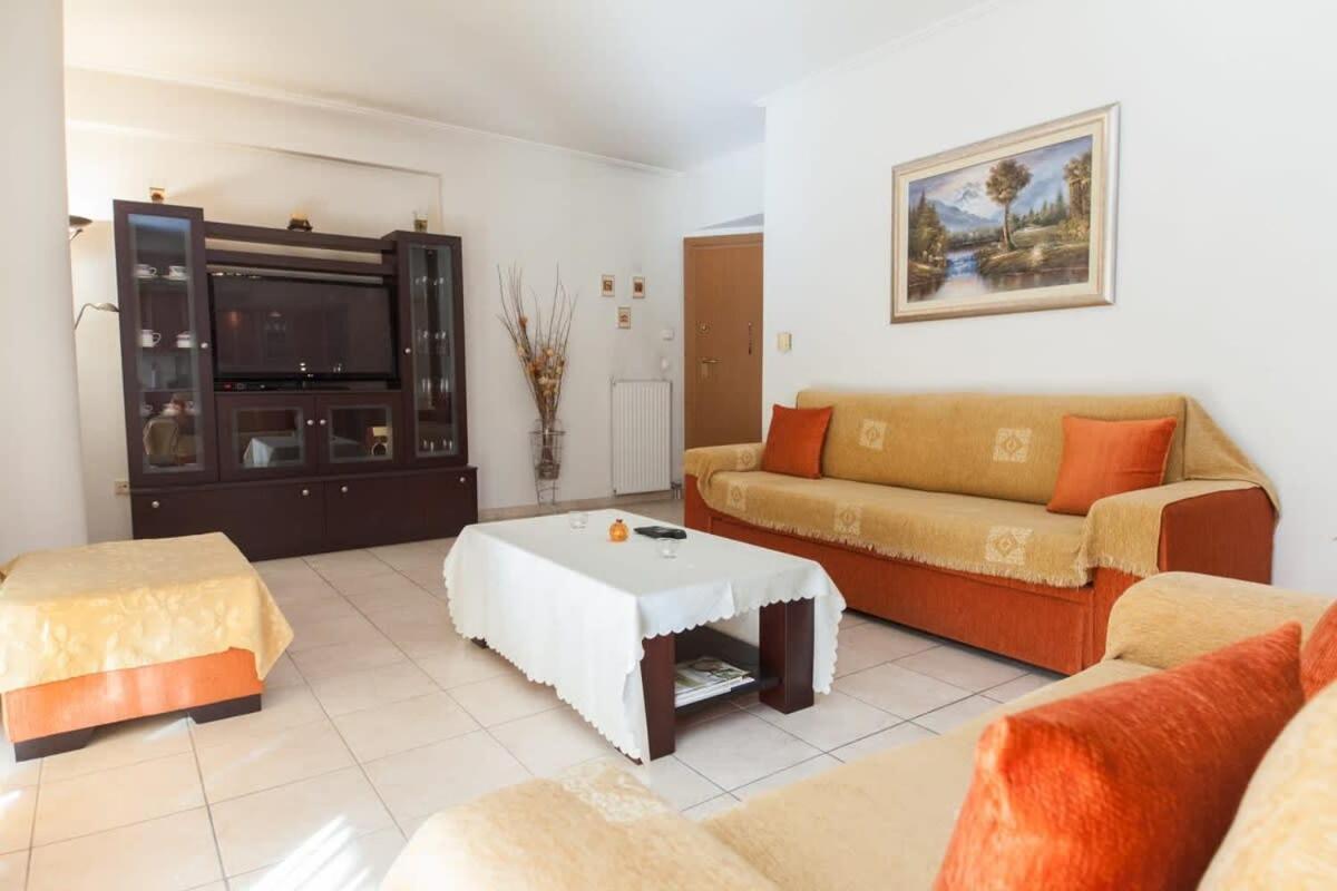 Scenic Balcony Apt In Vibrant Petralona Atenas Exterior foto