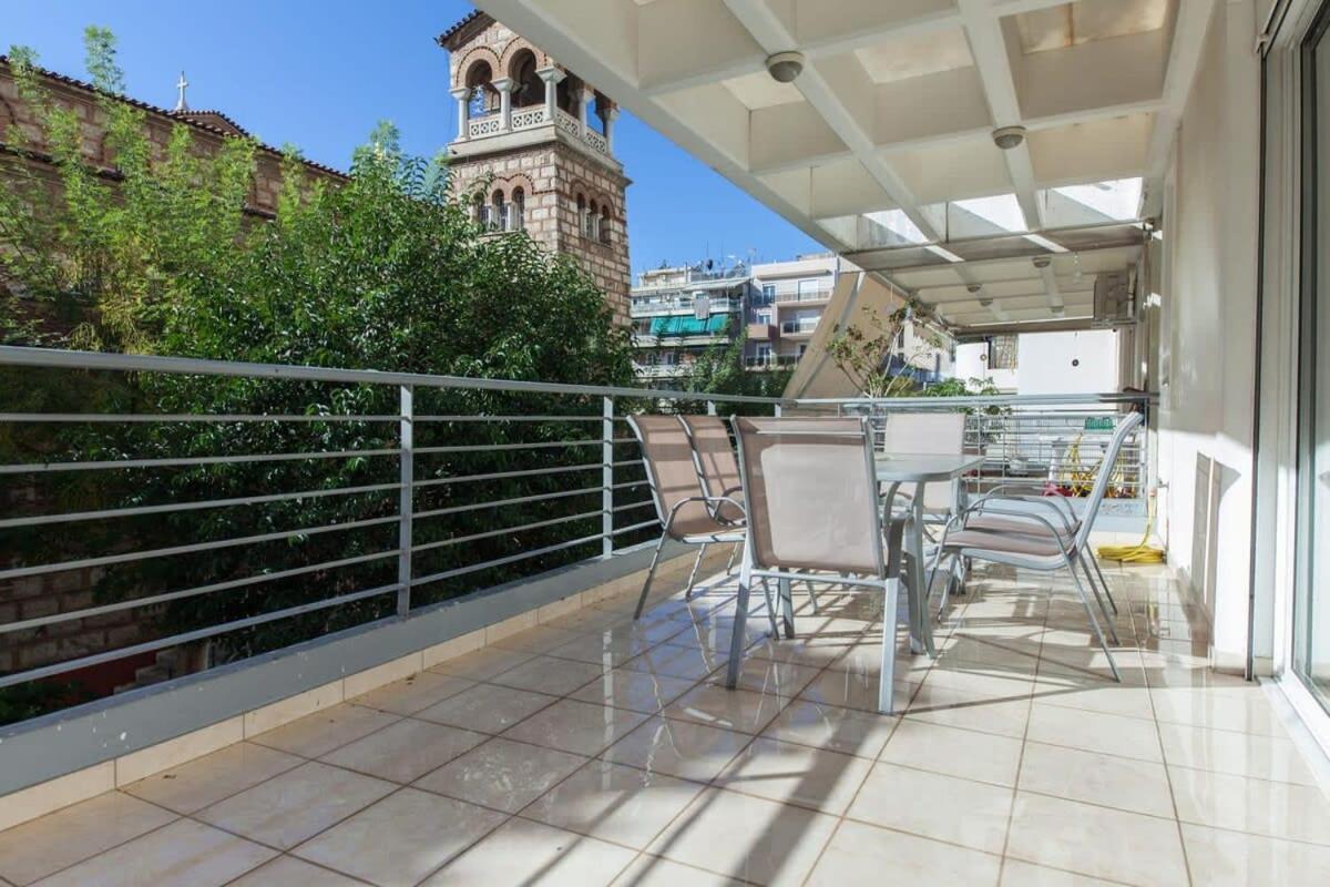 Scenic Balcony Apt In Vibrant Petralona Atenas Exterior foto