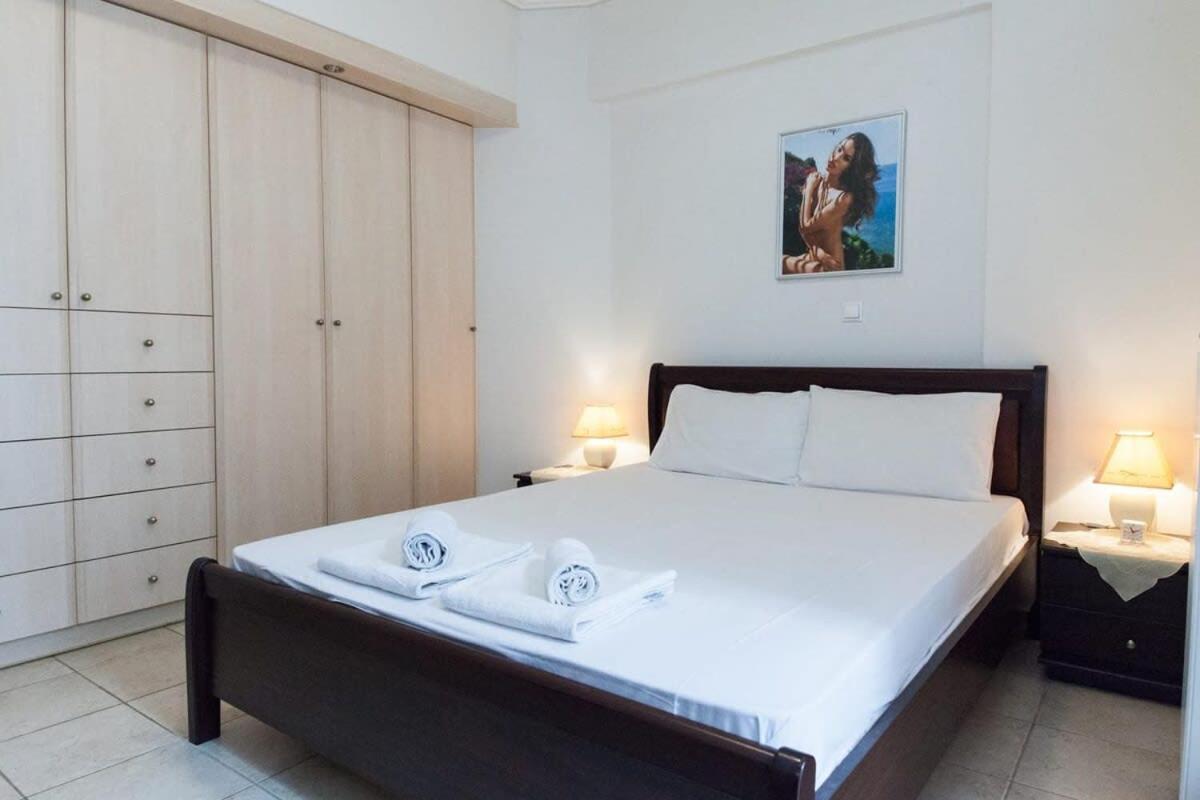 Scenic Balcony Apt In Vibrant Petralona Atenas Exterior foto