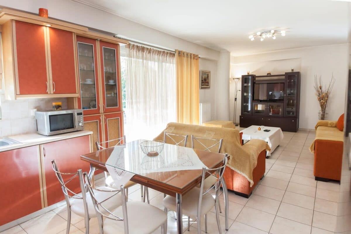 Scenic Balcony Apt In Vibrant Petralona Atenas Exterior foto