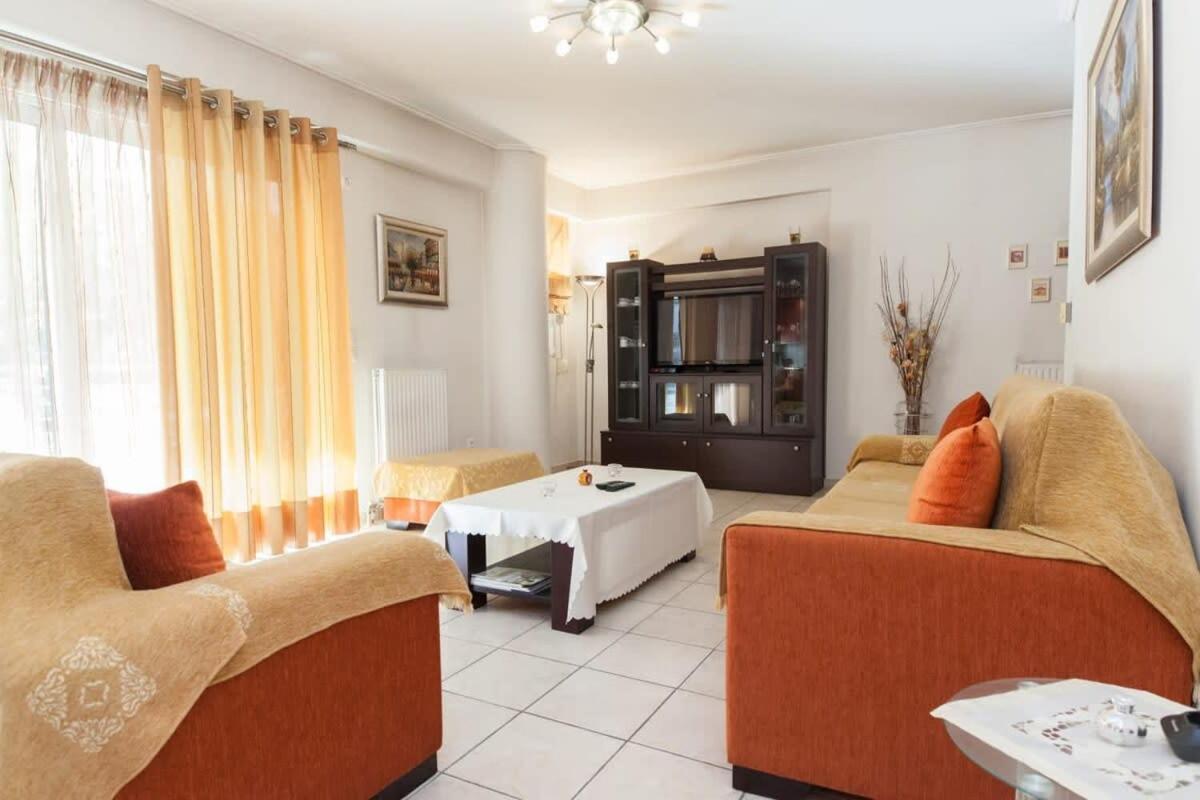 Scenic Balcony Apt In Vibrant Petralona Atenas Exterior foto